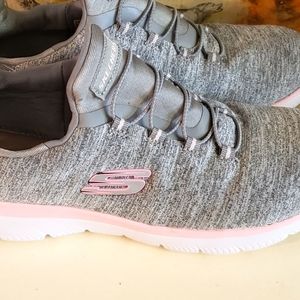 Sketchers Womens slip on shoes